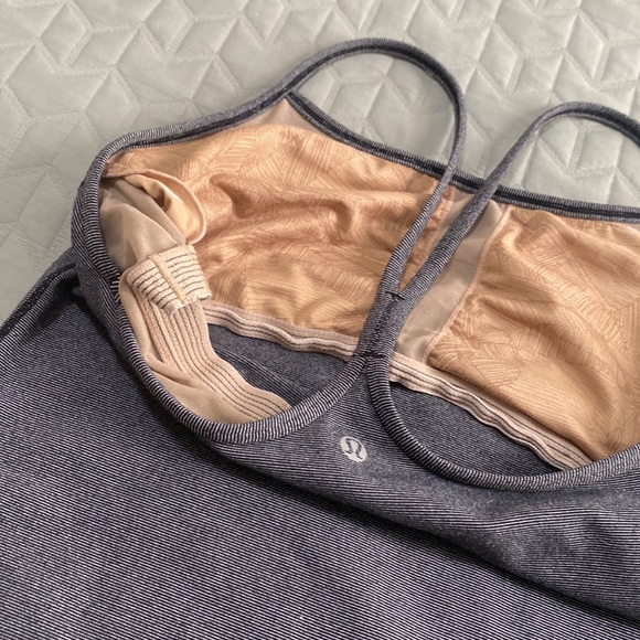 Lululemon power Y tank us10 - Picture 5 of 7